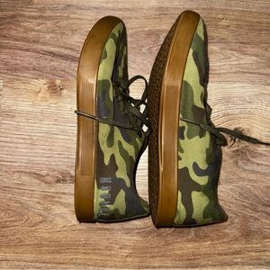 NOBULL Camouflage Sneakers with Comfortable Design
